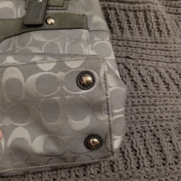EUC- Grey Coach Large tote purse. Like New condition. - Picture 5 of 16